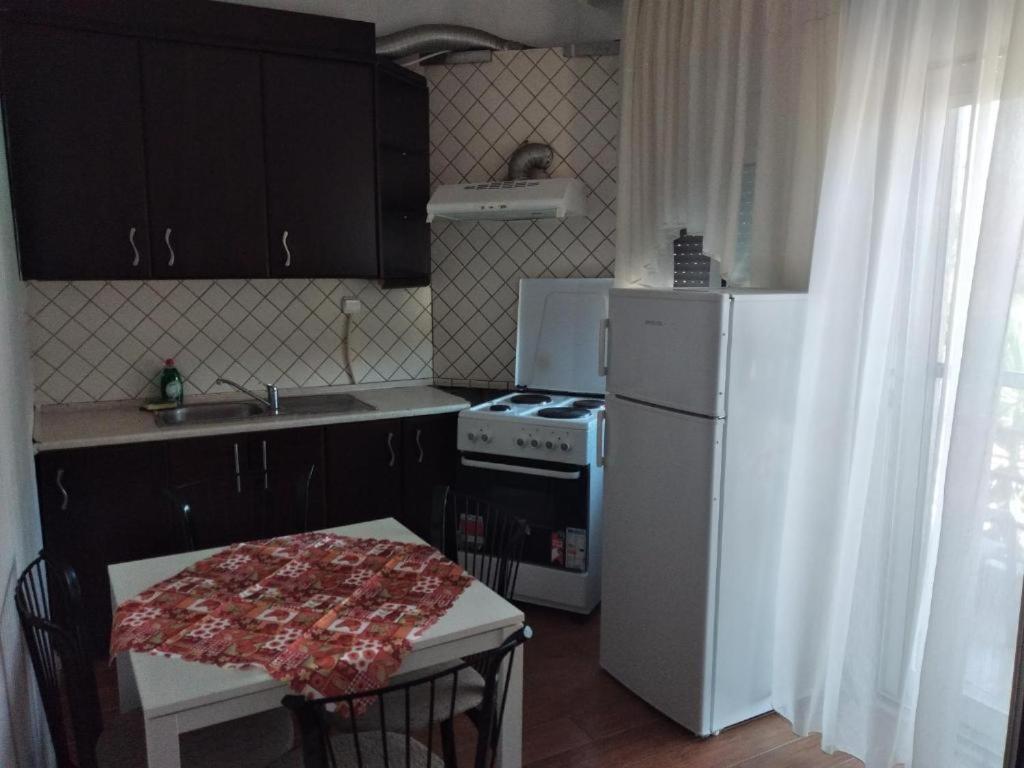 ניאה מיכאניונה Ariadne Apartments מראה חיצוני תמונה